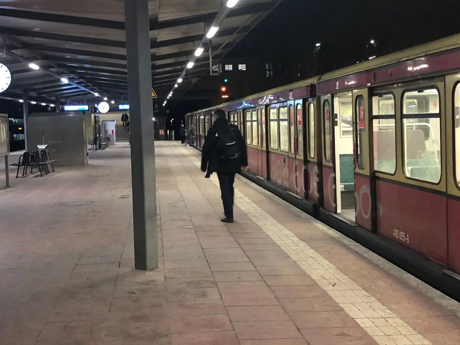 Der Bahnhof Birkenwerder soll langfristig umgebaut werden. Geplant sind ein zweiter Zugang und neue Bahnsteige für den Regionalverkehr. Die Bahnsteige der S-Bahn sind zu hohen die die Doppelstockwagen der Regionalzüge.