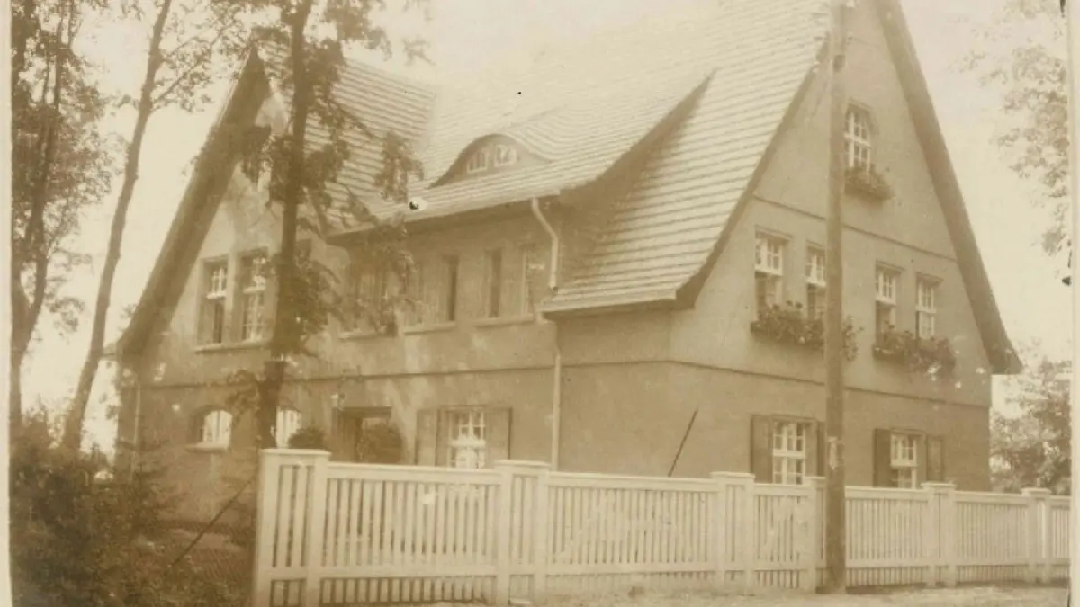 Dokument aus der Anfangszeit: das im Jahr 1925 fertiggestellte Bootshaus in der Seestraße
Storkower Ruder-Vereinigung, Bootshaus, Foto von 1925