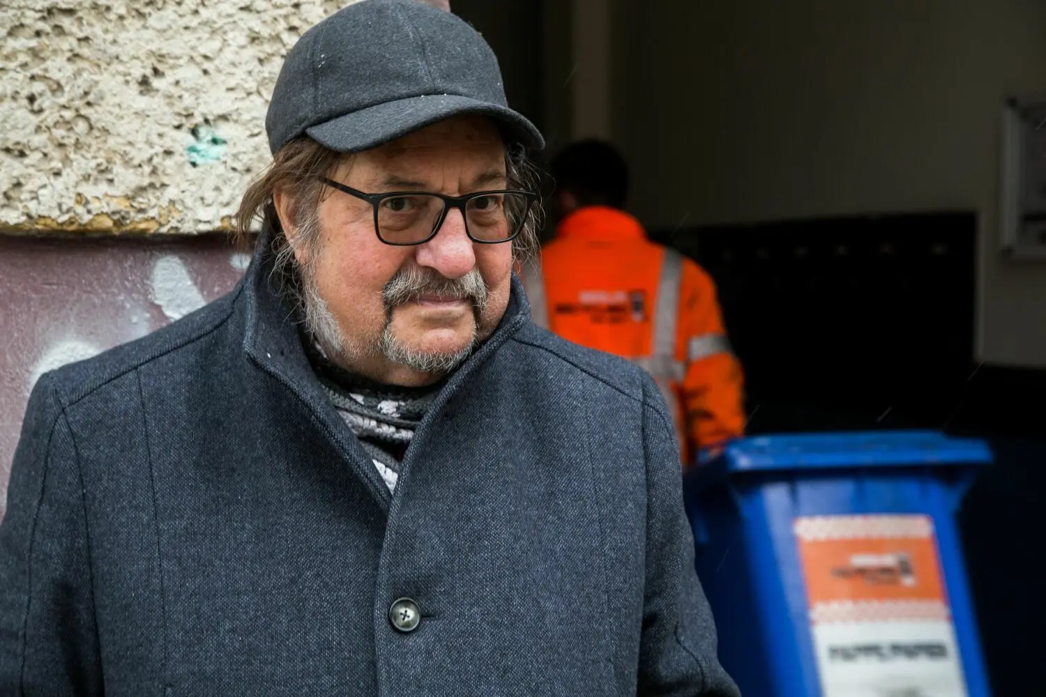 Beobachter des Großstadtalltags: Manfred Maurenbrecher bezieht die Inspiration für seine Lieder aus den Nachrichten ebenso wie aus dem Geschehen vor seiner Haustür.