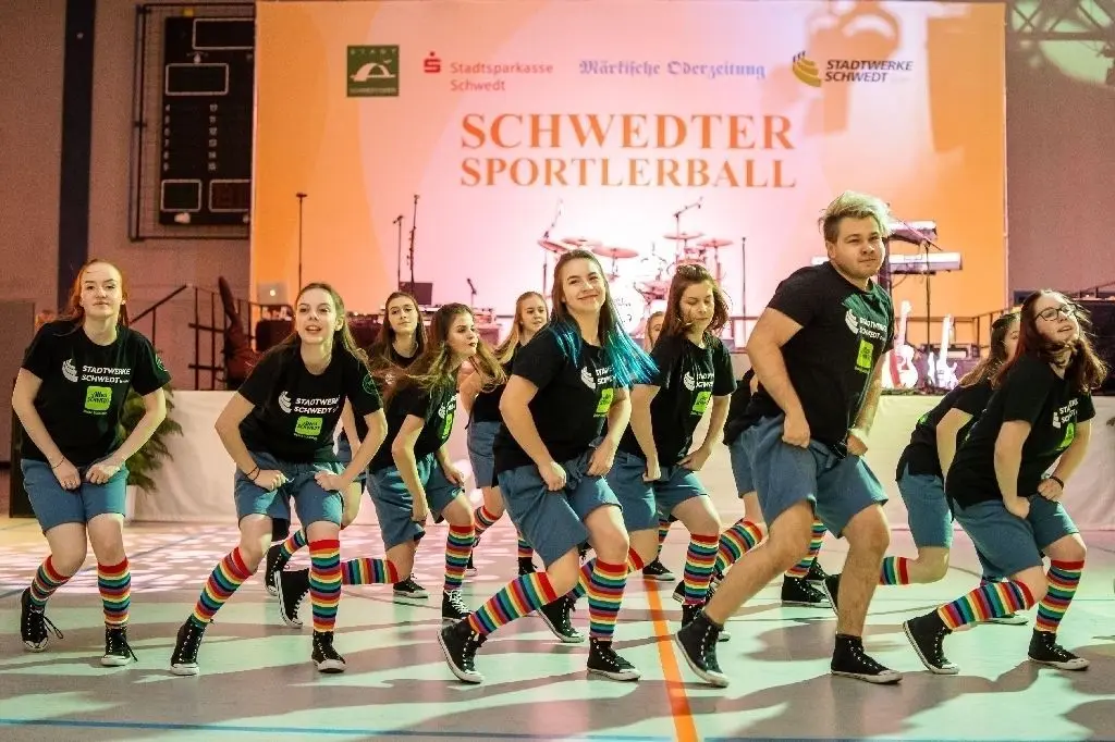 Engagierte junge Leute: Bei den Hip-Hoppern von "Juzz Crewzz" – hier bei ihrem Auftritt beim 24. Sportlerball der Stadt Schwedt und der MOZ im Februar – – wächst die Vorfreude auf die neue Trainingsstätte.