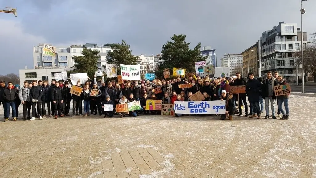 Streikbereite Schüler aus Oberhavel: Rund 150 Jugendliche nahmen sich am Freitag, 25. Januar, die Zeit, um nach Berlin zur Klima-Demonstration zu fahren.