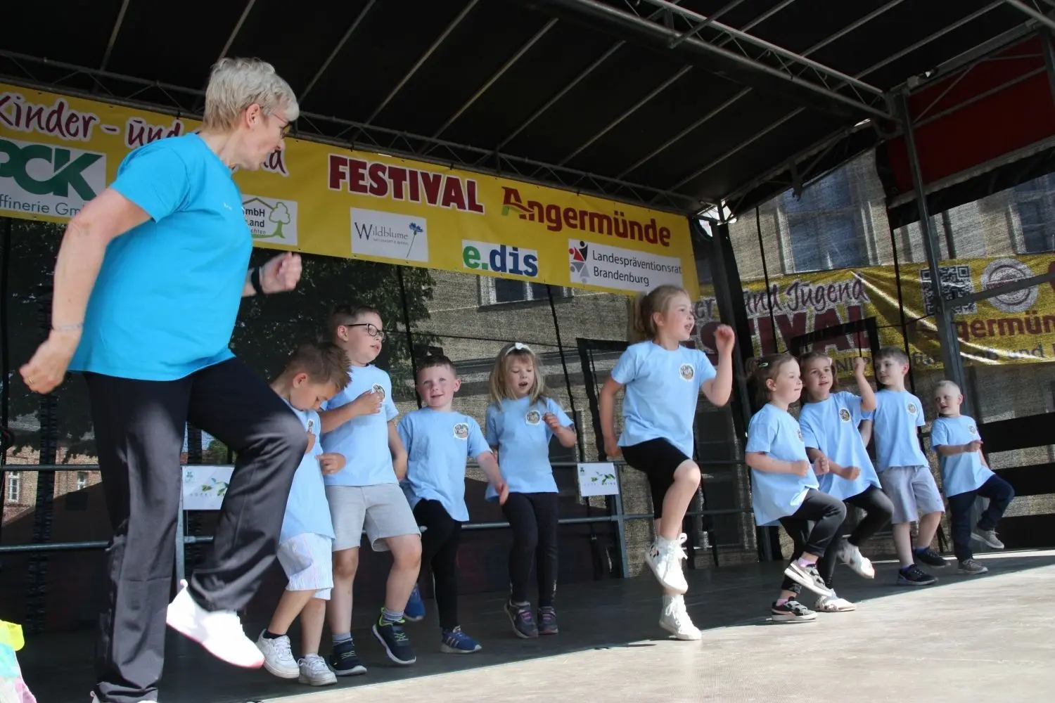 Kinder- und Jugendfestival Angermünde: Die Bewegungskita Crussow bot ein sportliches Programm.