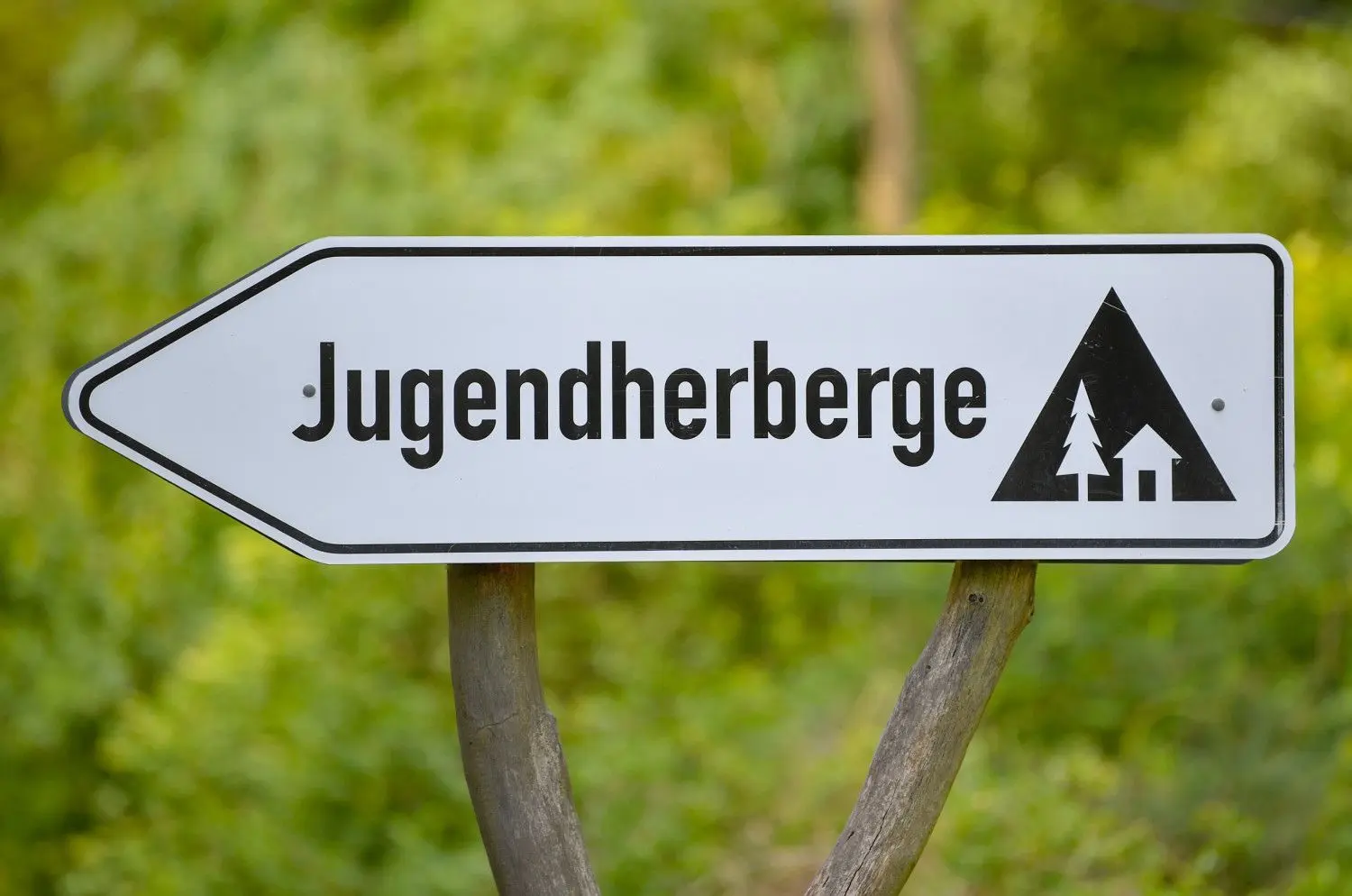 In schwere Fahrwasser sind in Pandemie-Zeiten auch die Jugendherbergen geraten. Ein Mehr an Familien-Übernachtungen statt der wichtigen Klassenfahrten hat nur einen minimalen Ausgleich geschaffen.