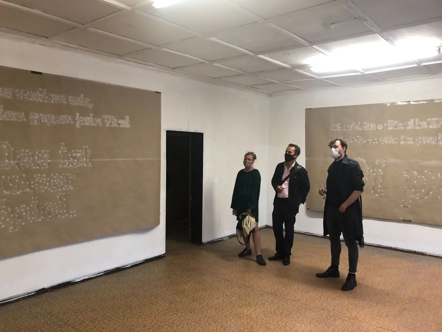 Zwischen Modell und Museum: Piotr Zamojski nennt sein Projekt Wandzeitung.