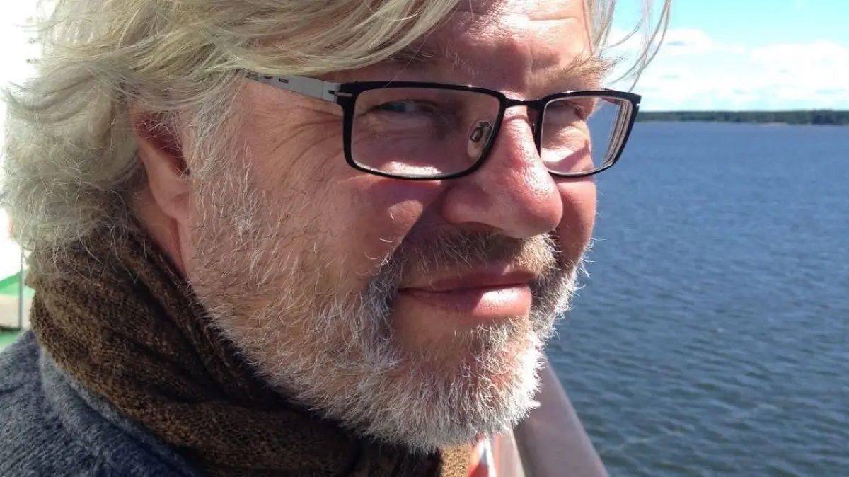 Am liebsten am Wasser: Autor Uwe Rada.
Autor Uwe Rada auf dem Wasser