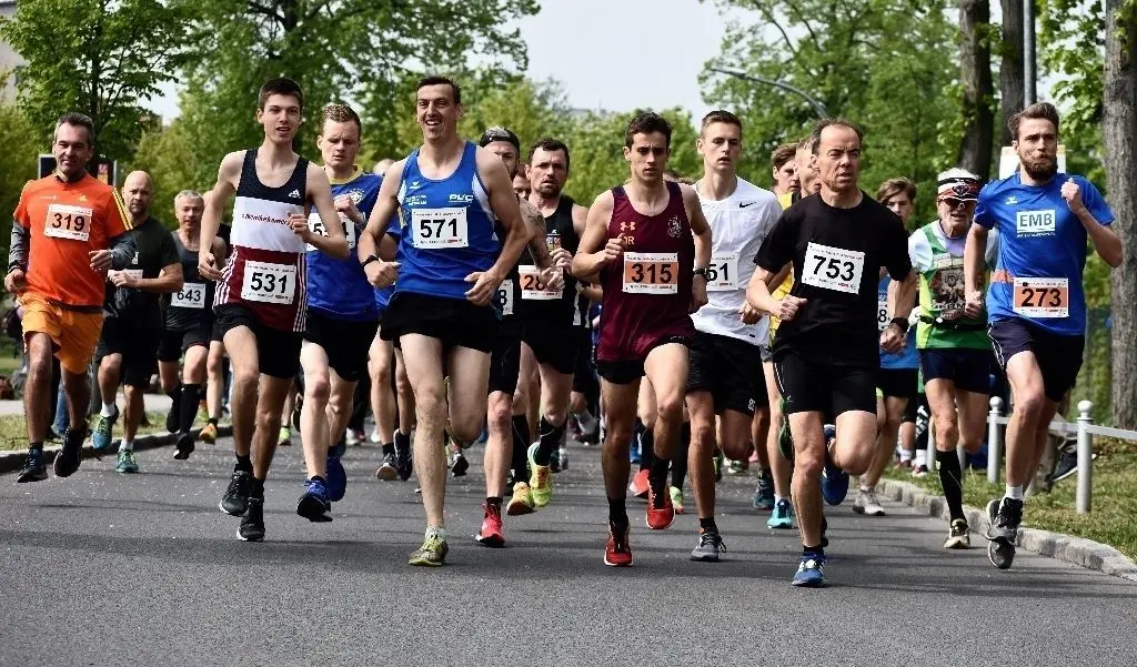 Ziel erreicht: Die Organisatoren von Team Oberhavel und Kreissportbund Oberhavel hofften auf 600 Teilnehmer. Am Mittwoch gingen dann sogar 663 Läufer und Walker auf die Strecke.