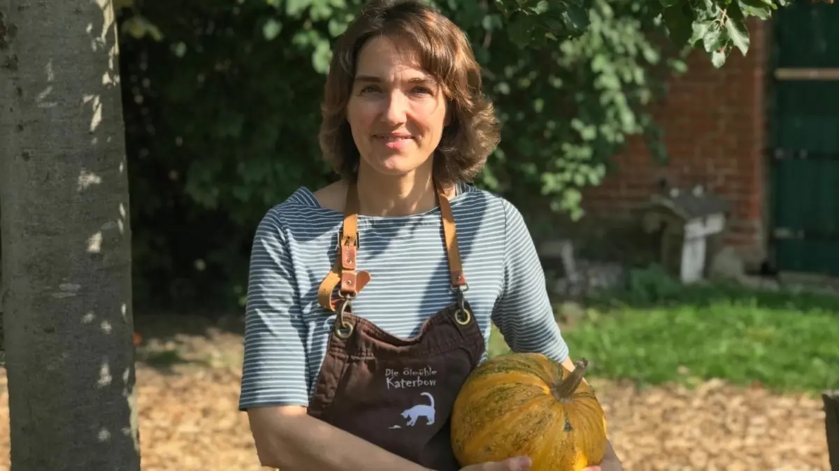 Anke Stamer ist Inhaberin der Ölmühle Katerbow in OPR. Welche Öl-Kreation hat sie sich in diesem Herbst zur Pizza ausgedacht?
Anke Stamer, Ölmühle Katerbow