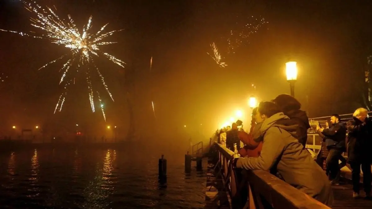 An Silvester ein Muss: Nur die Feuerwerke an den Sommer-Wochenenden stören manche Ruppiner.
Silvester Neuruppin 2017