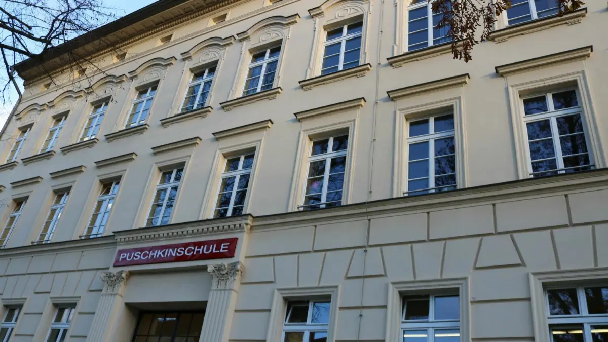 Die Puschkinschule in Angermünde ist eine der Schulen, die im Rahmen eines Förderprogrammes modernisiert werden. Was wird genau saniert?
Puschkinschule Angermünde, November 2020