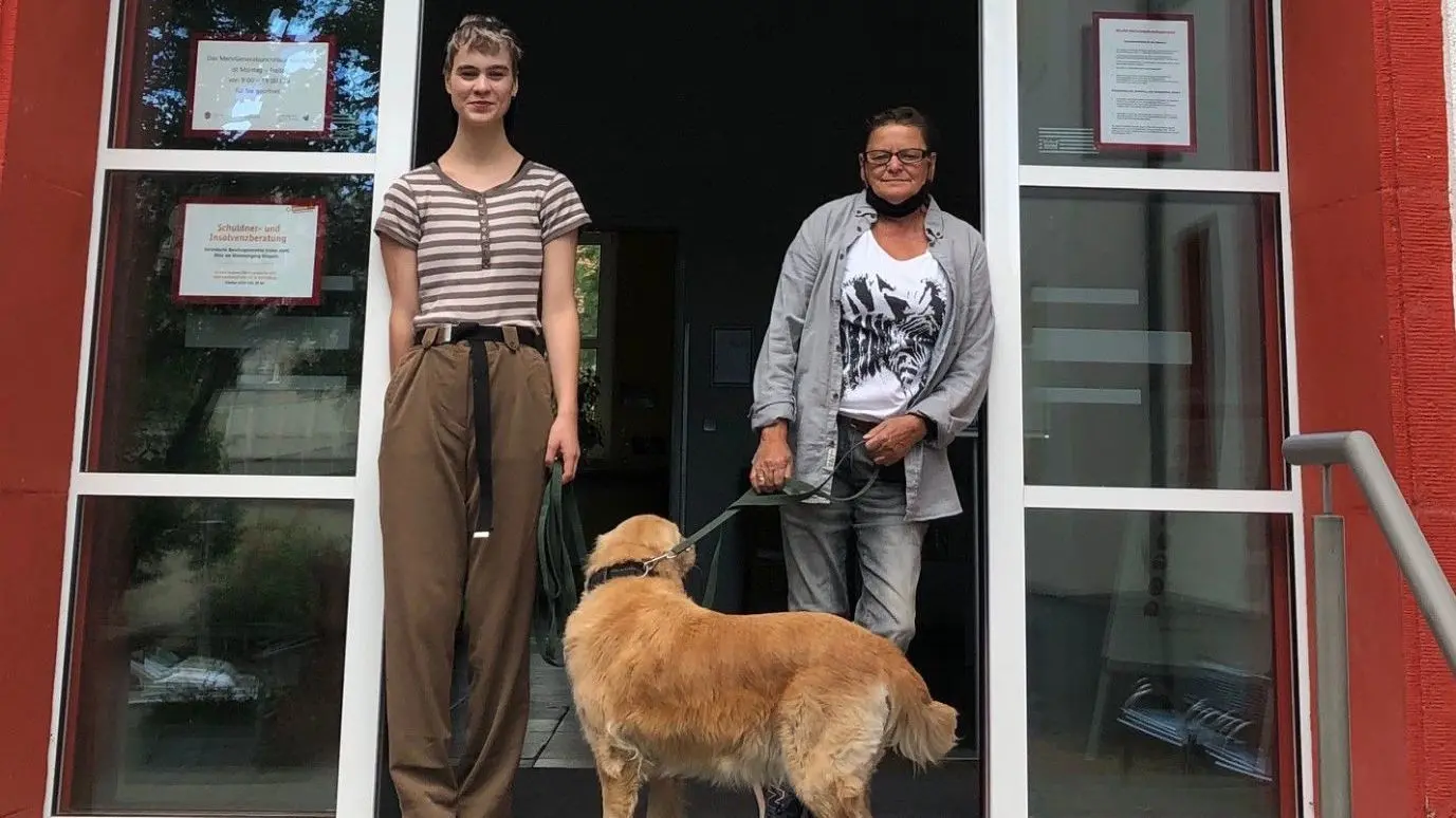 Organisieren die deutsch-polnische Parade mit: Ronja Zimmermann und Sylvia Thies. ⇥