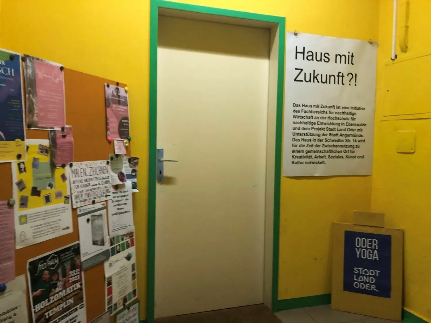 Die alte Villa in der Schwedter Straße 14 in Angermünde ist ein Haus mit Zukunft. Hier haben verschiedene Kreative und Start ups mit Raumstipendien Leben ins Haus gebracht.