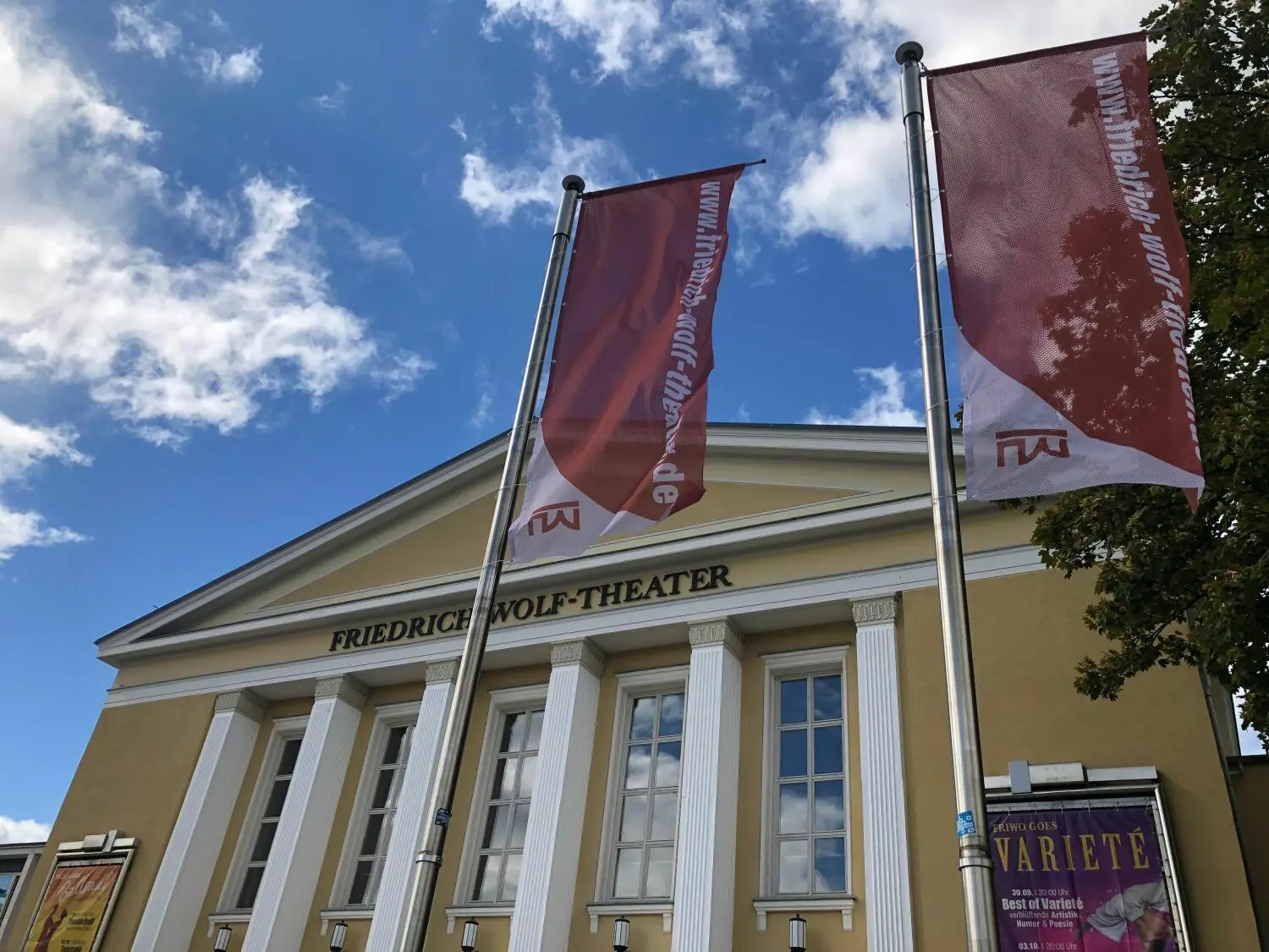 Das Friedrich-Wolf-Theater in Eisenhüttenstadt ist architektonisch ein Hingucker.