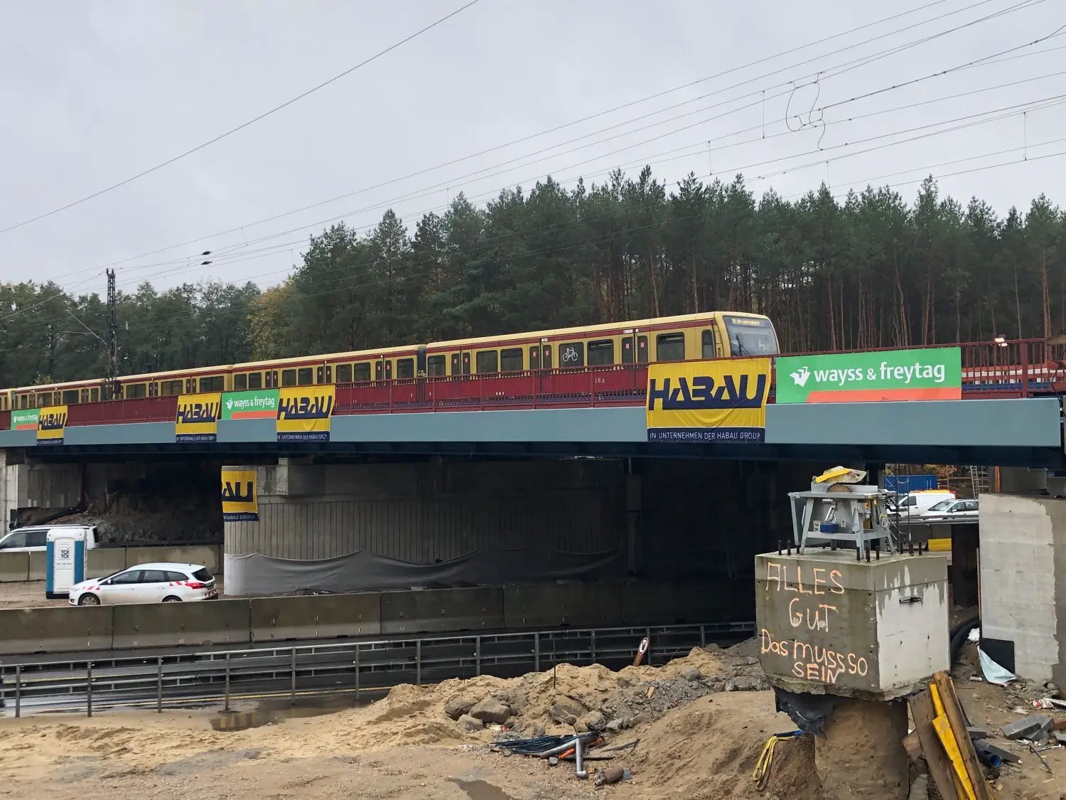 S-Bahn-Brücke über A 10 Die S-Bahn-Brücke zwischen Birkenwerder und Borgsdorf über den nördlichen Berliner Ring wird vom 8. bis zum 11.November erneuert. Da dafür die Autobahn gesperrt werden muss, wird mit einem Verkehrs-Chaos in der Region gerechnet. Die weiträumigen Umleitungen sind ausgeschildert.