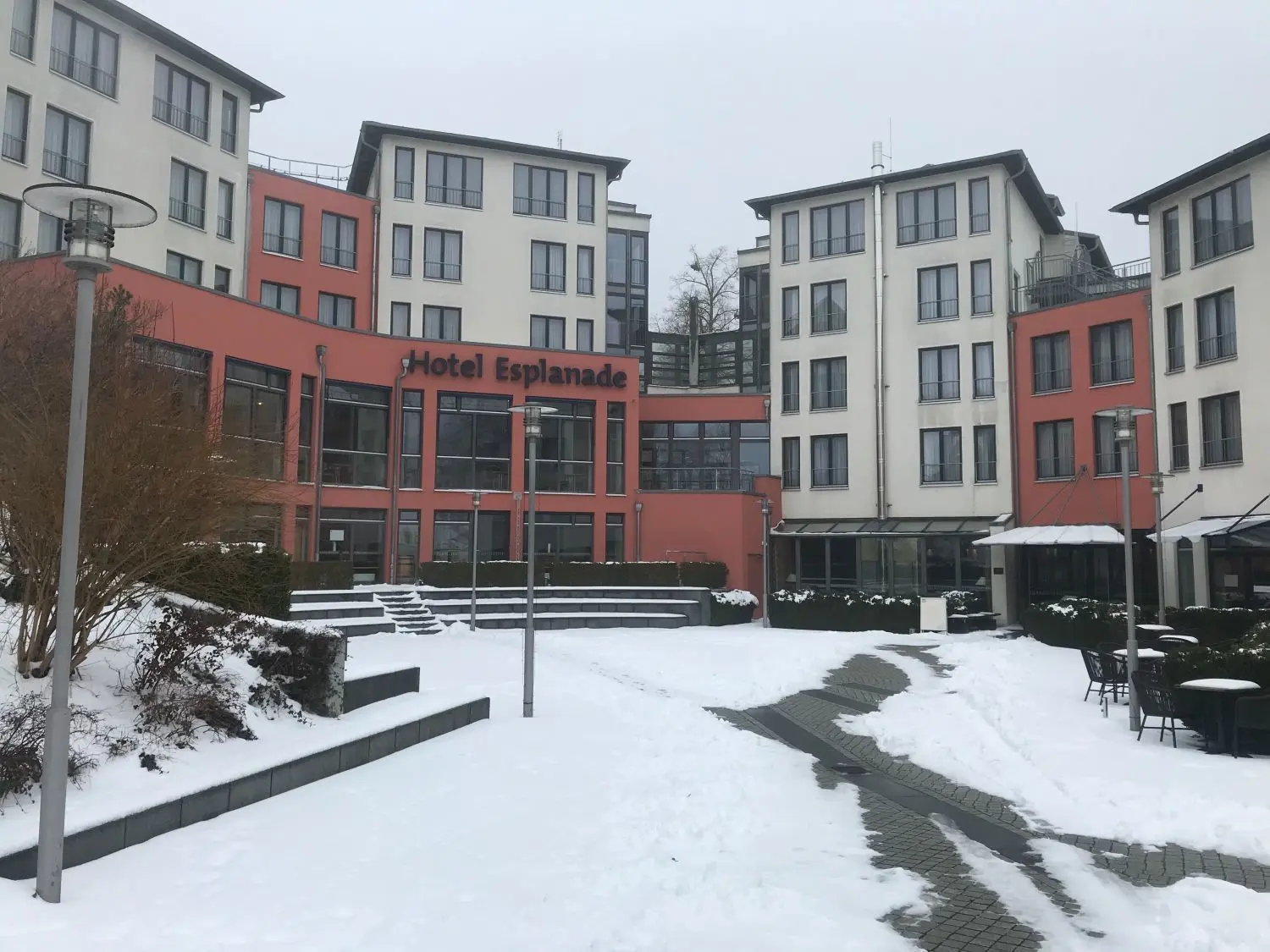 Hier könnte 2024 eine Fußball-Nationalmannschaft residieren: Das Hotel Esplanade in Bad Saarow. Klassifiziert ist es in der Kategorie "4 Sterne Superior".
