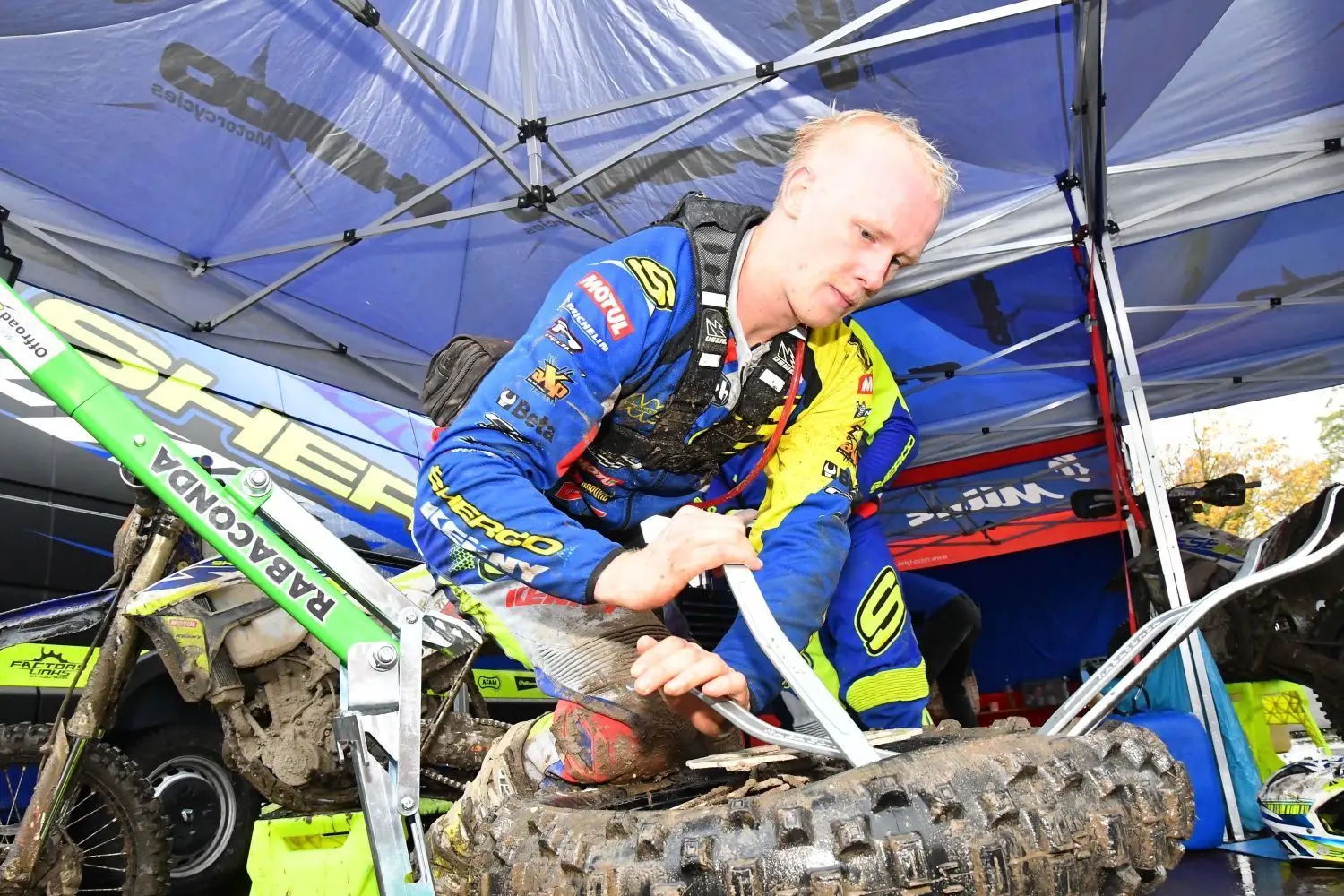 Hamish Macdonald aus Neuseeland, Sieger beim Novemberpokal der Endurofahrer in Rüdersdorf