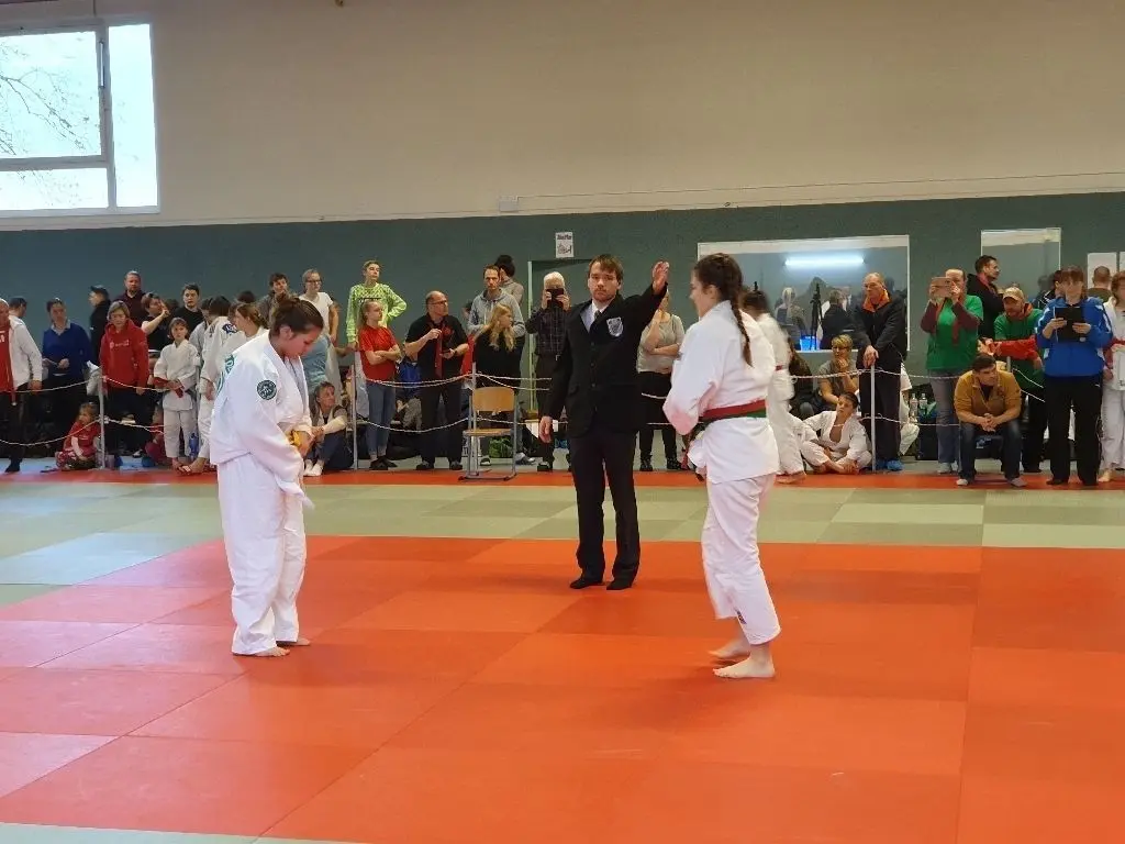 Strausberger Hoffnung: Josie Zimmermann (U 15) gewann ihren Kampf bei den Landeseinzelmeisterschaften Ende Januar in der Strausberger Judohalle und wurde auch in ihrer Altersklasse Turniersiegerin. Sie ist auch am Wochenende mit dabei.
