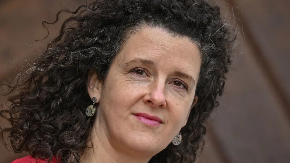 Franziska Hauser, Autorin, aufgenommen auf der Burg Beeskow. Seit dem 9. Januar ist Franziska Hauser die 30. Burgschreiberin auf der Burg Beeskow. Hier wird die Berliner Autorin nun für fünf Monate wohnen und arbeiten. Im vergangenen September hatte eine Jury sie aus insgesamt 55 Bewerbern ausgewählt. Franziska Hauser, geboren 1975 in Berlin Pankow ist Autorin und Fotografin. Sie studierte an der Kunsthochschule Berlin Weißensee Bühnenbild und freie Kunst und an der Ostkreuzschule Fotografie bei Arno Fischer. 2015 erschien ihr Debütroman «Sommerdreieck» im Rowohlt Verlag, im Frühjahr 2018 ihr zweiter Roman «Die Gewitterschwimmerin» im Eichborn Verlag, der für den Deutschen Buchpreis nominiert wurde. (zu dpa «Endlich Ruhe zum Schreiben: Neue Burgschreiberin in Vorfreude») +++ dpa-Bildfunk +++