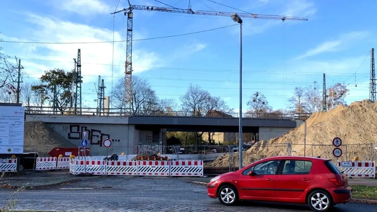 Hennigsdorf Bahnbrücke Brücke Deutsche Bahn Marwitzer Straße November 2023