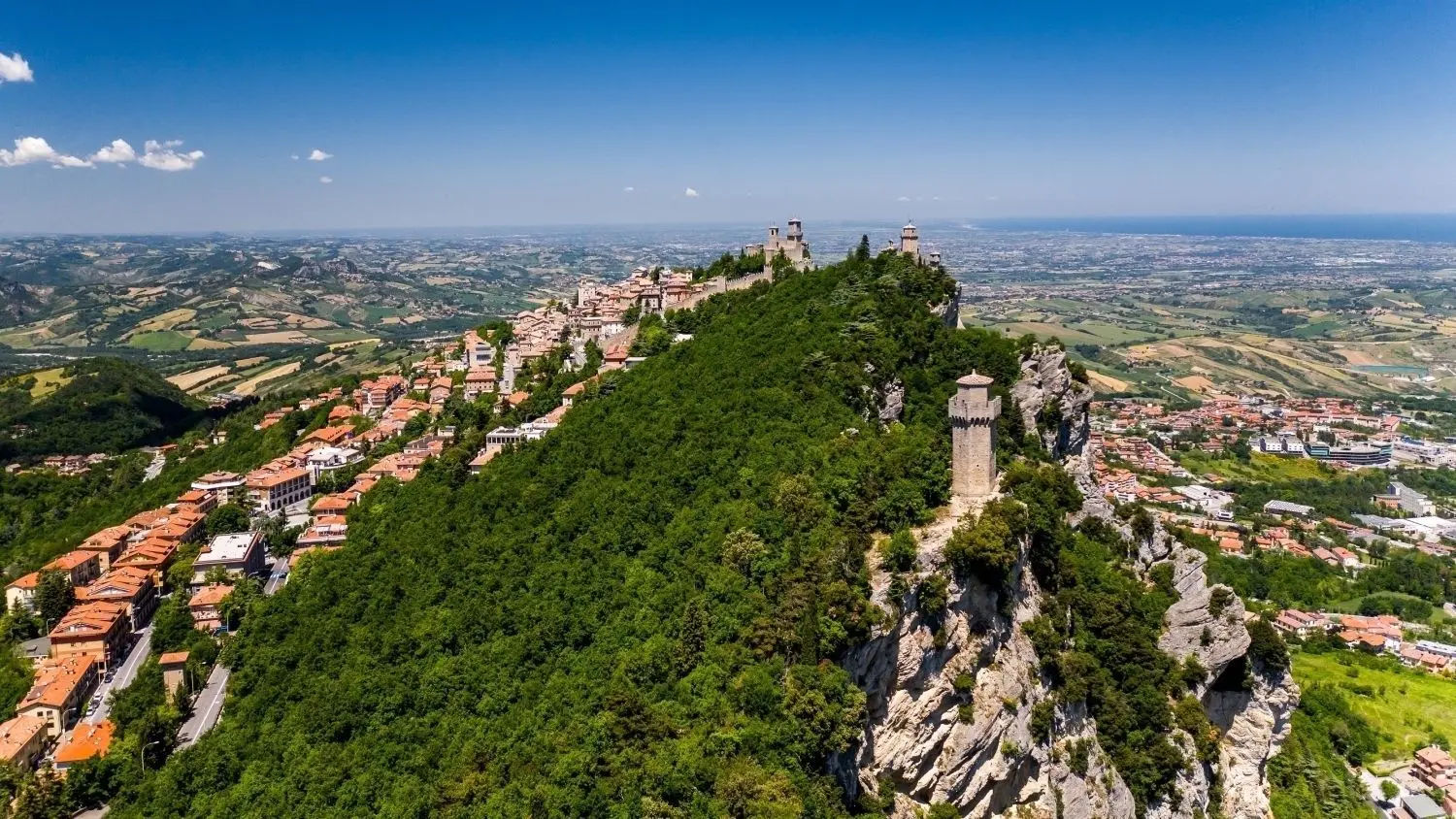 Staat der drei Türme. San Marinos Stadtgebiet gehört zum UNESCO-Welterbe.