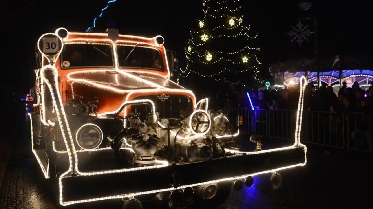 Weihnachtsparade von der Feuerwehr Zepernick 2019
Weihnachtsparade von der Feuerwehr Zepernick 2019