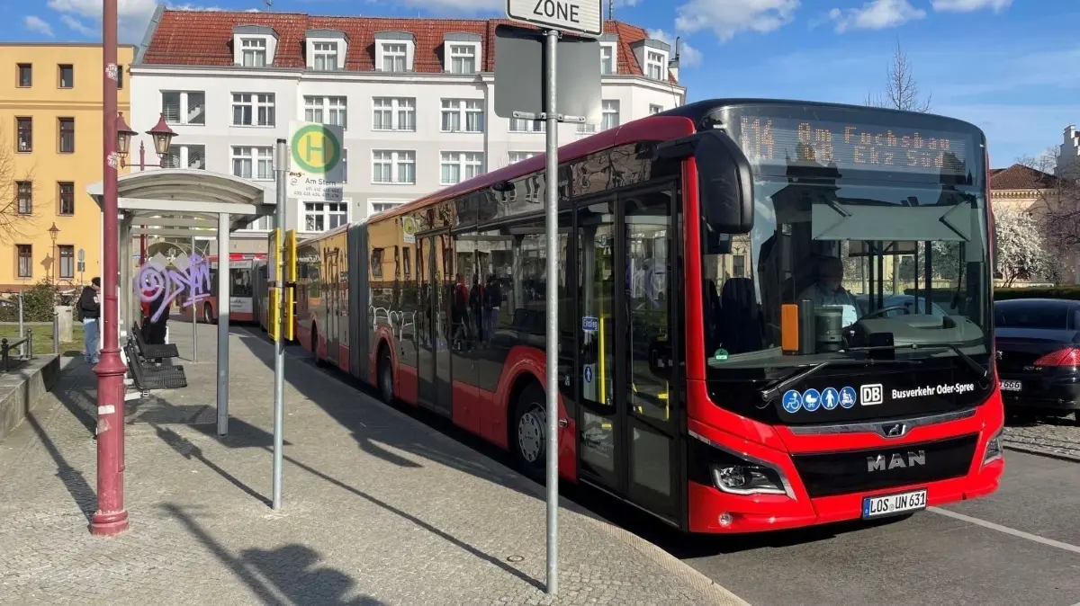 Der Busverkehr in Fürstenwalde soll attraktiver werden, dazu gibt es ab April 2024 Änderungen im Fahrplan.
Bus