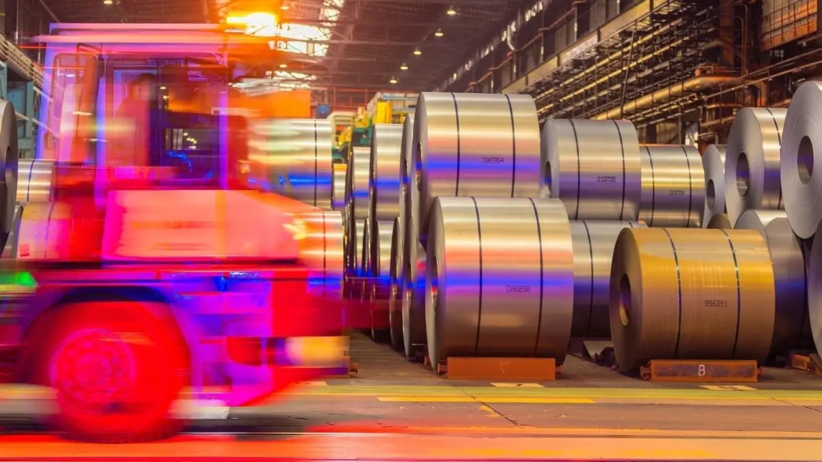 Coils im Kaltwalzwerk von ArcelorMittal Eisenhüttenstadt. Auch die Arbeit im KWW wird nun unter die Lupe genommen.
Abendaufnahme von Eisenhuettenstadt mit Blick auf den Hochofen 5 A der ArcelorMittal Eisenhüttenstadt GmbH
HONORARFREI, da Pressebild von ArcelorMittal EH