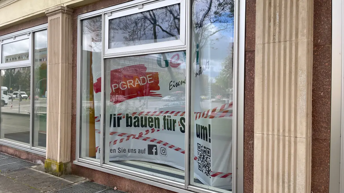 Hier wird umgebaut: Nicht nur in der Straße der Republik 2 in Eisenhüttenstadt gibt es einen neuen Mieter für eine Ladenfläche.