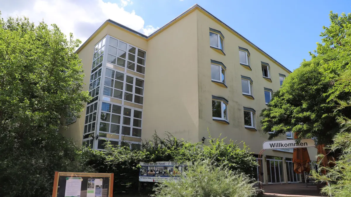 Hotel an der Havel: Hotel an der Havel in Oranienburg, seit Monaten Gerüchte, Pächter David Ziva wollte schließen, machte Rückzieher, Investoren planen Erweiterung, Foto: Marco Winkler