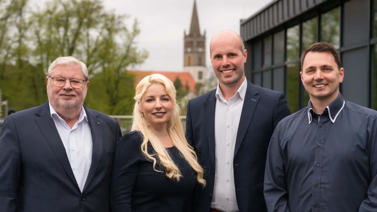 Wahl Kommunalwahl am 9. Juni 2024 CDU Oranienburg, Die CDU-Partei- und Fraktionsspitze um Nicole Walter-Mundt (m.l.), Werner Mundt (l.), Christian Howe (r.) und Vizebürgermeister Christoph Schmidt-Jansa (m.r.), der die Wahlversammlung leitete, Foto: Andreas Herz