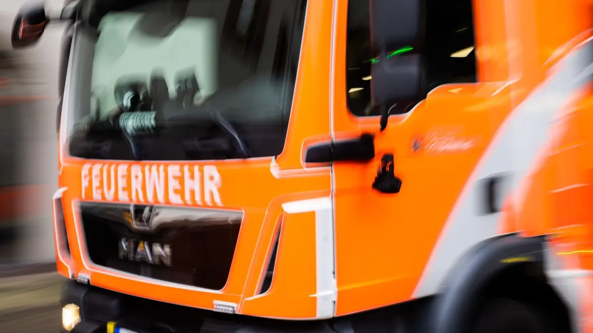 Lagerraum am Alexanderplatz brennt am Montagmorgen.