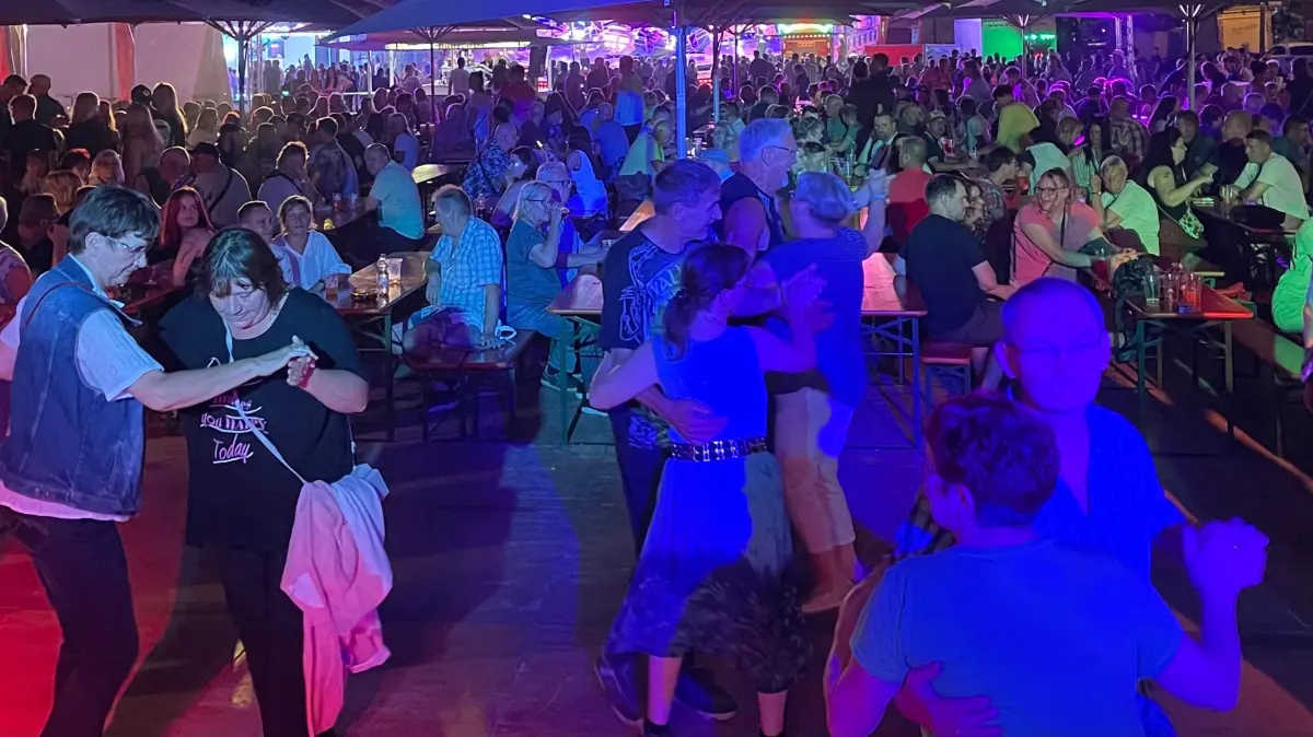 Tanz und Party bis in die Nacht: Beim Stadtfest spielen Traditions-Gaststätten eine Rolle. ein beliebtes Lokal soll wieder auferstehen.