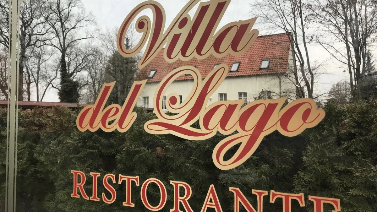 Vorübergehend geschlossen: In Müllrose wurde das Restaurant „Villa del Lago“ von Polizisten des Landeskriminalamtes durchsucht.
Müllrose. Villa del Lago im Strandbad. 05.02.2021. Foto: Frank Groneberg
Einverständnis für Veröffentlichung wurde mündlich erteilt.
