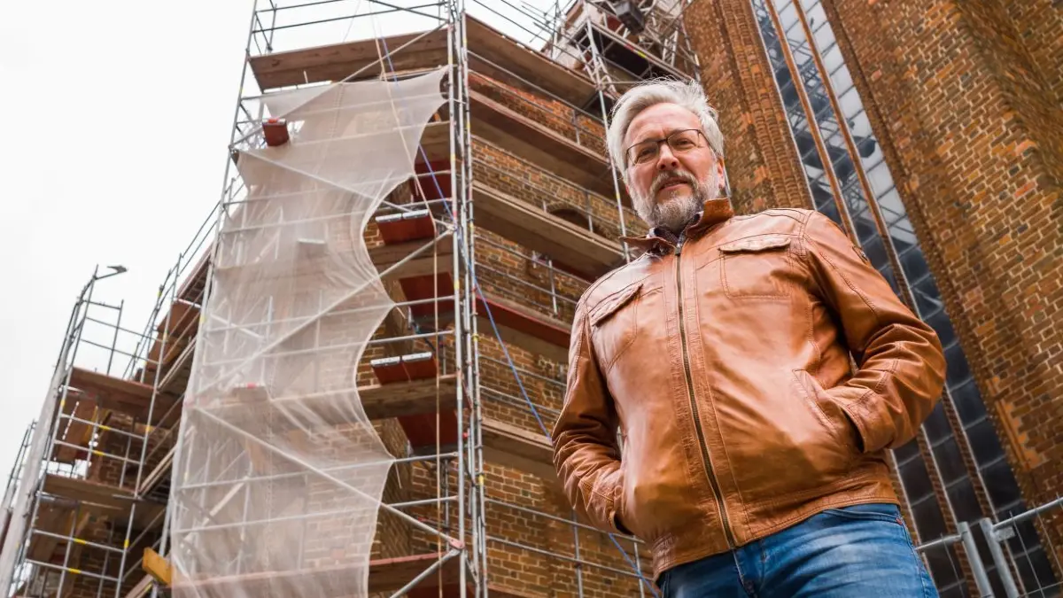 Frank Städler, Pfarrer der Evangelischen Gesamtkirchengemeinde Beeskow bei der Baustellenvisite am Nordanbau von St. Marien.
30.04.2021 Beeskow, Frank Städler, Pfarrer in Beeskow