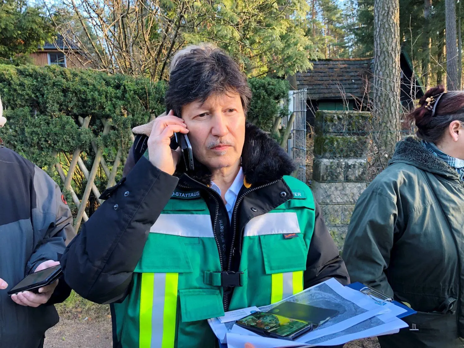 5. Februar: Bürgermeister Filippo Smaldino (SPD) koordiniert eine Suchaktion nach dem vermissten Zühlsdorfer Arzt Dr. Rolf Buber. Die Aktion, an der sich zahlreiche Menschen beteiligen wollen, wird abgebrochen. Der Vermisste wird kurz vor dem Start der privaten Suche von einem Förster tot entdeckt.