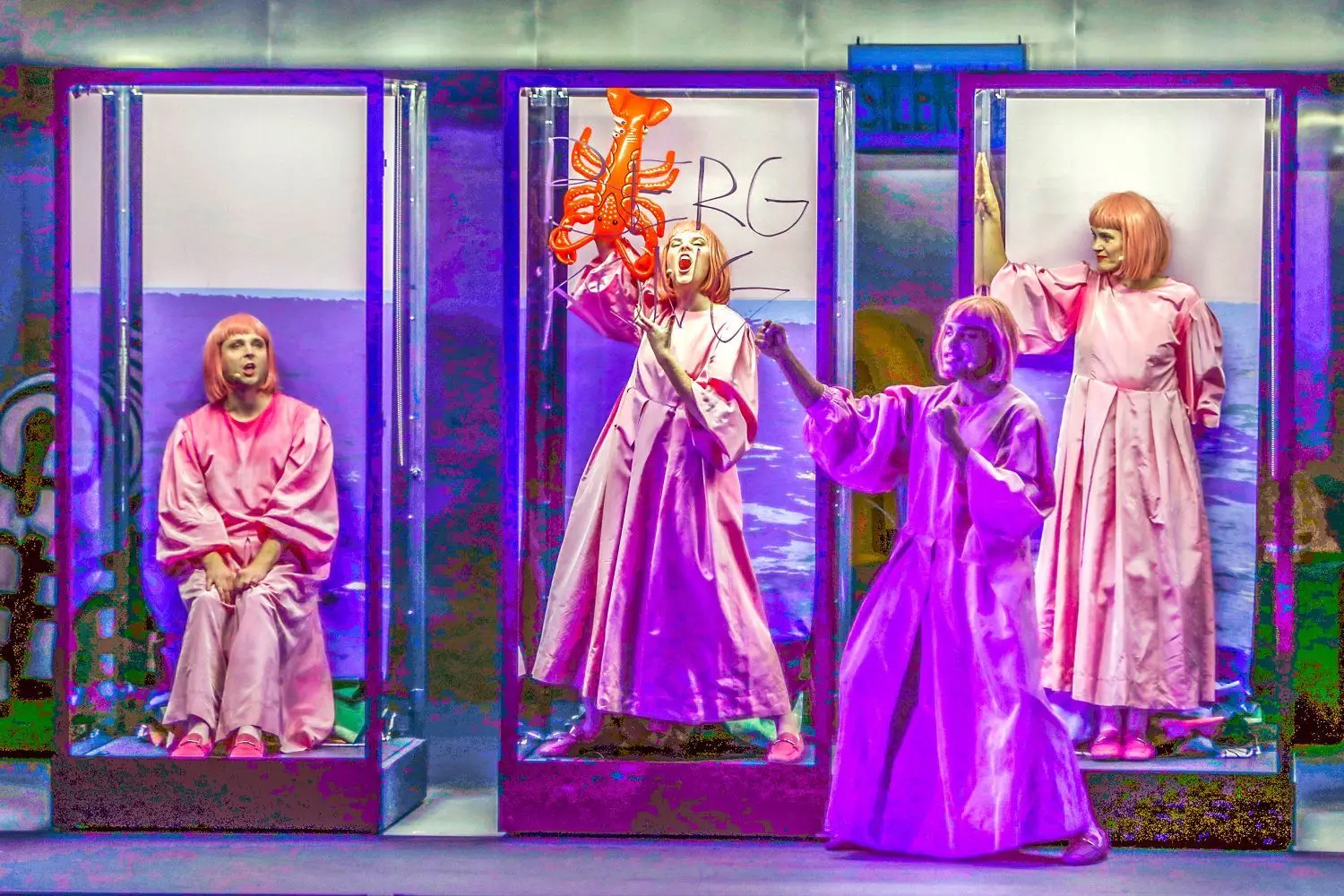Vorgänger: 2020 war bei den Kleist-Festtagen das damalige Siegerstück „Ein Berg, viele“ von Magdalena Schrefel in einer Koproduktion von Schauspiel Leipzig und Kleist-Forum Frankfurt (Oder) zu sehen.