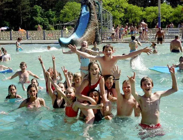 Vor gut anderthalb Jahrzehnten: Am 28. Mai 2005 bevölkerten mehr als 1400 Badegäste das Schwedter Waldbad.