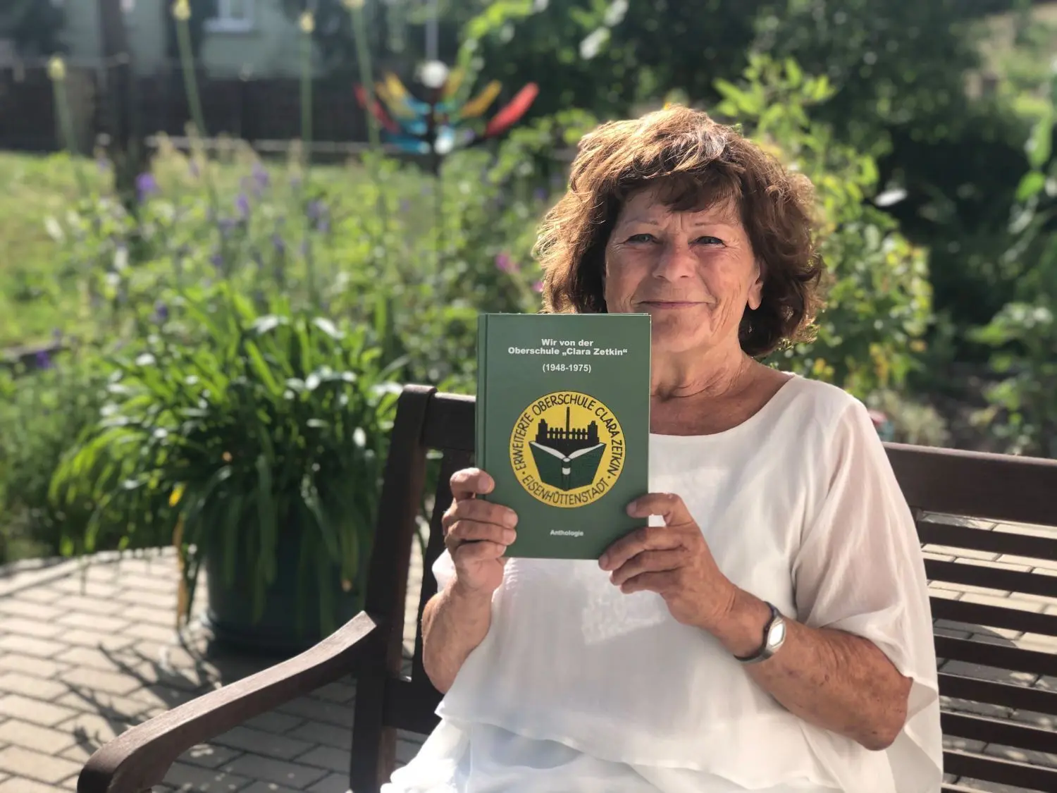 Annette Krone: „Wir von der Oberschule ‚Clara Zetkin“, ISBN 978-3-941024-20-5