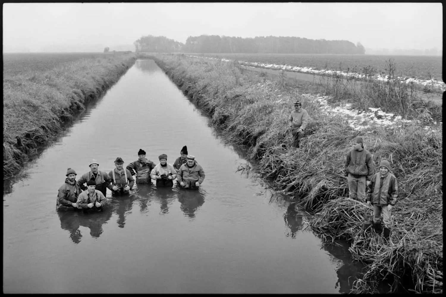 Aufgenommen in Drehnow: Fischer in der Malxe im Jahr 1996.