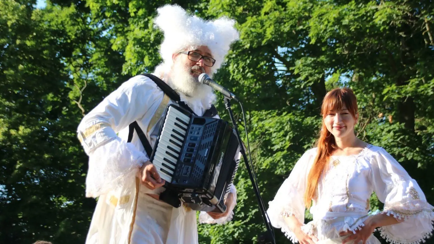Picknick in Weiß in Oranienburg am 7. Juli 2021 mit den fabelhaften Artistokraten