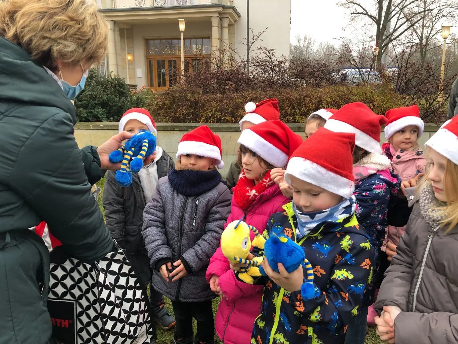 Belohnung: Nach dem Schmücken gibt es eine Überraschung.