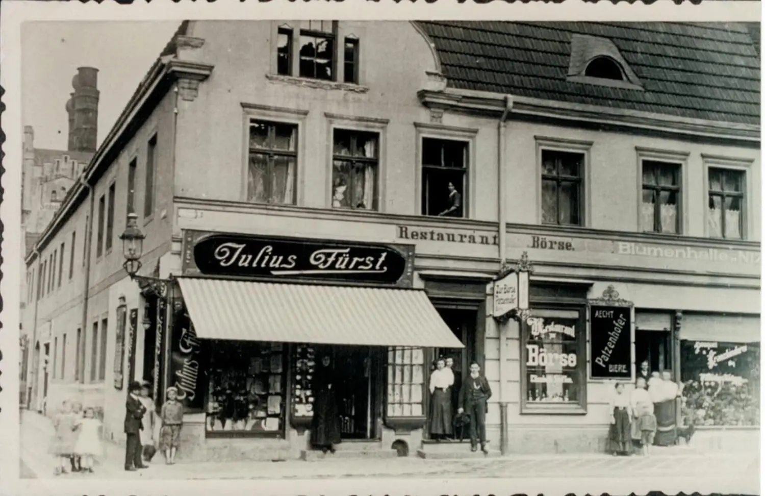 Kaufhaus Fürst (um 1915), heute der Eingang zum Bürgerbüro Fürstenwalde.