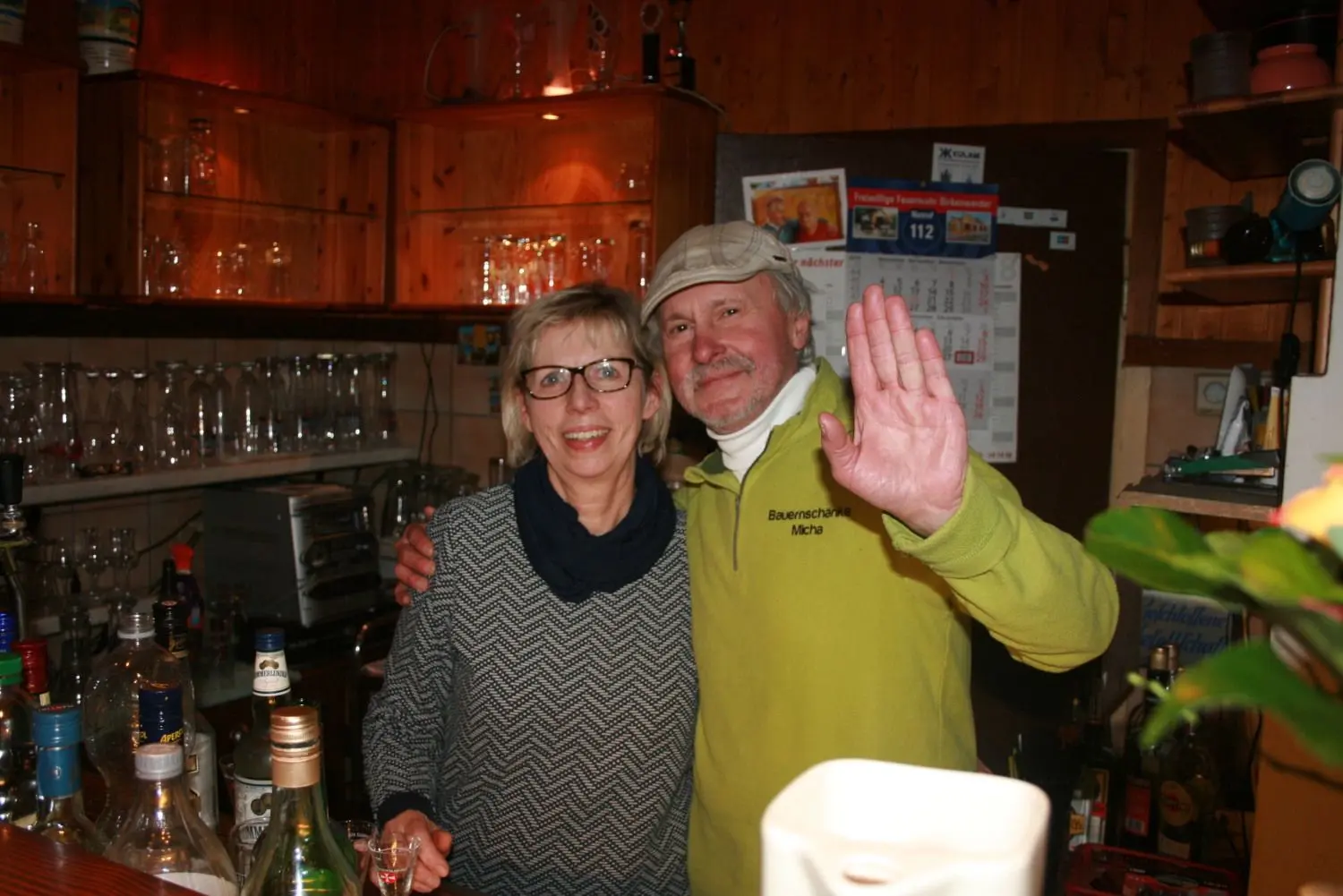 1. Januar: Das Gastwirtspaar Anne und Micha Mache geht in Rente. Bevor die beiden die Schönfließer Bauernschänke übernahmen, haben sie jahrzehntelang den Ratskeller in Birkenwerder geführt.