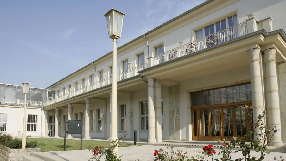 Geschichtsträchtig: Der denkmalgeschützte „Aktivist“ ist der Geschäftssitz der Eisenhüttenstädter Wohnungsbaugenossenschaft.
18. Oktober 2011, Foto: Aktivist -EWG