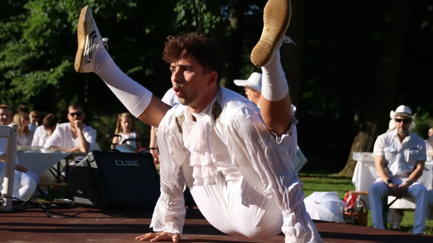 Picknick in Weiß in Oranienburg am 7. Juli 2021 mit den fabelhaften Artistokraten