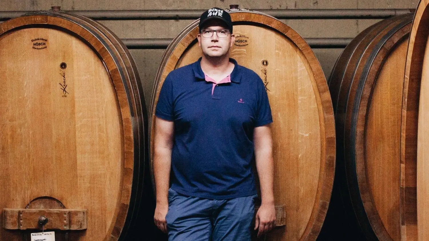 Peter Kriechel bewirtschaftet im Ahrtal mit 22 festangestellten Mitarbeitern eine Fläche von 30 Hektar, auf der seit mindestens 1555 Wein angebaut wird. Auch mit Hilfe aus Brandenburg wird er nach der Naturkatastrophe wieder durchstarten.