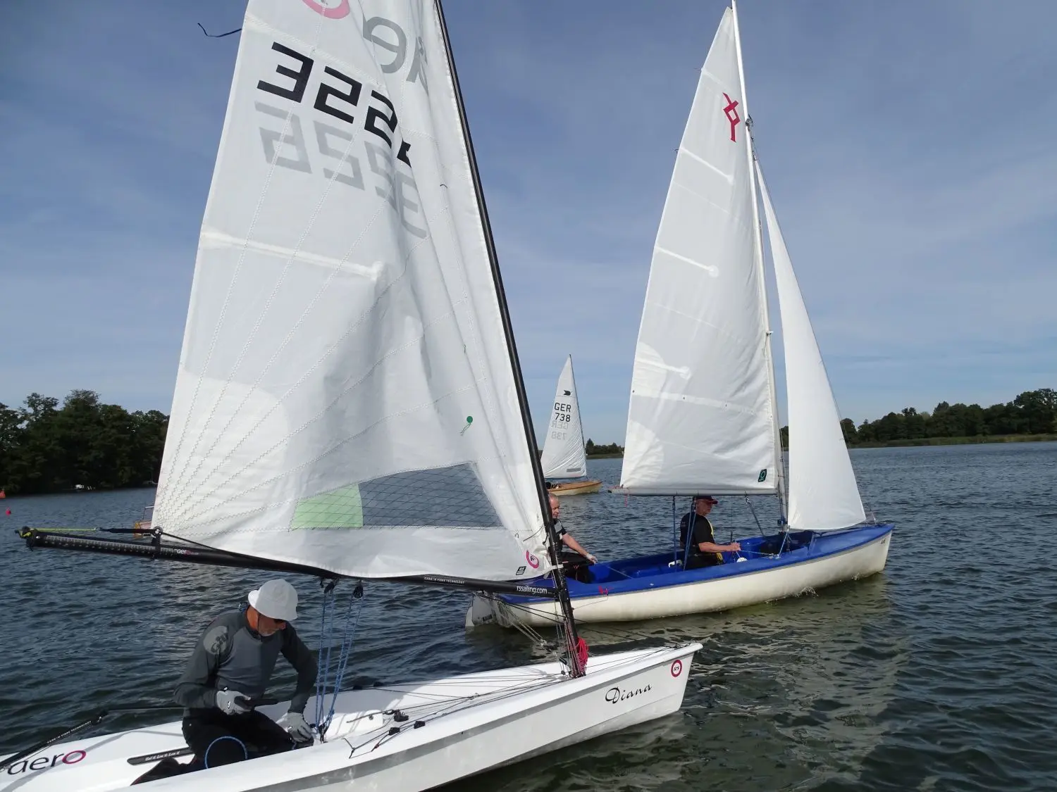 Der Schnellste: Hans-Jürgen Kurth in der „Aero“-Jolle war Sieger von beiden Wettfahrten. Sein Boot wiegt nur rund 40 Kilogramm.