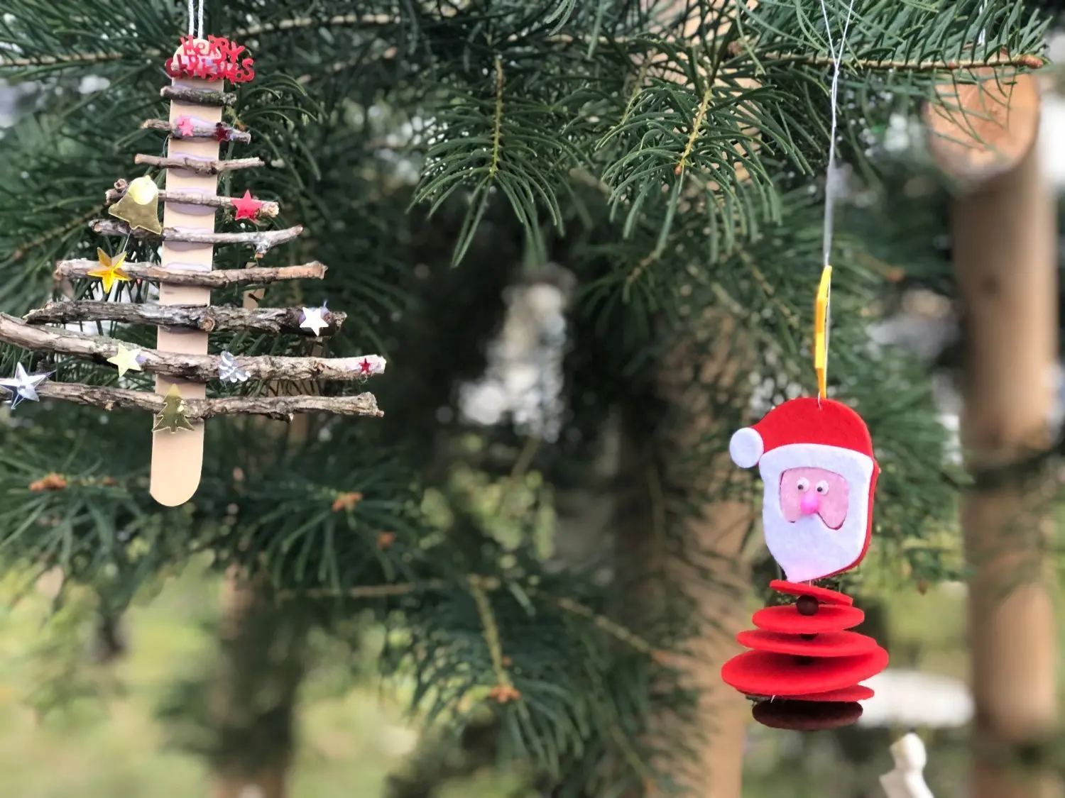 Schicker Weihnachtsbaumschmuck der Kinder