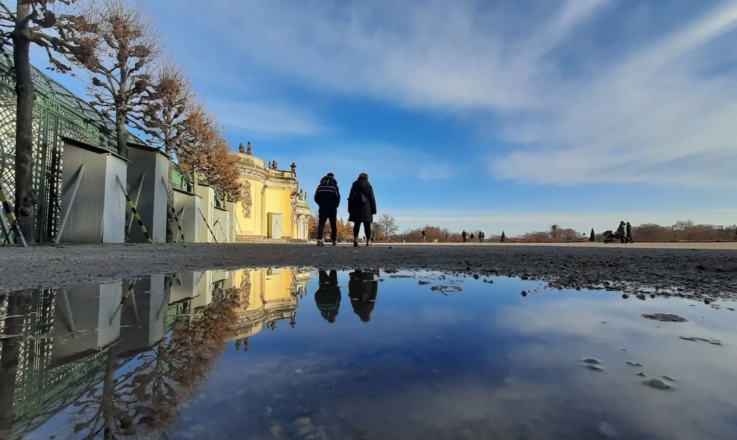 Noch können Besucher ohne Eintritt auf der Terrasse vor Schloss Sanssouci wandeln. Das könnte sich ändern.