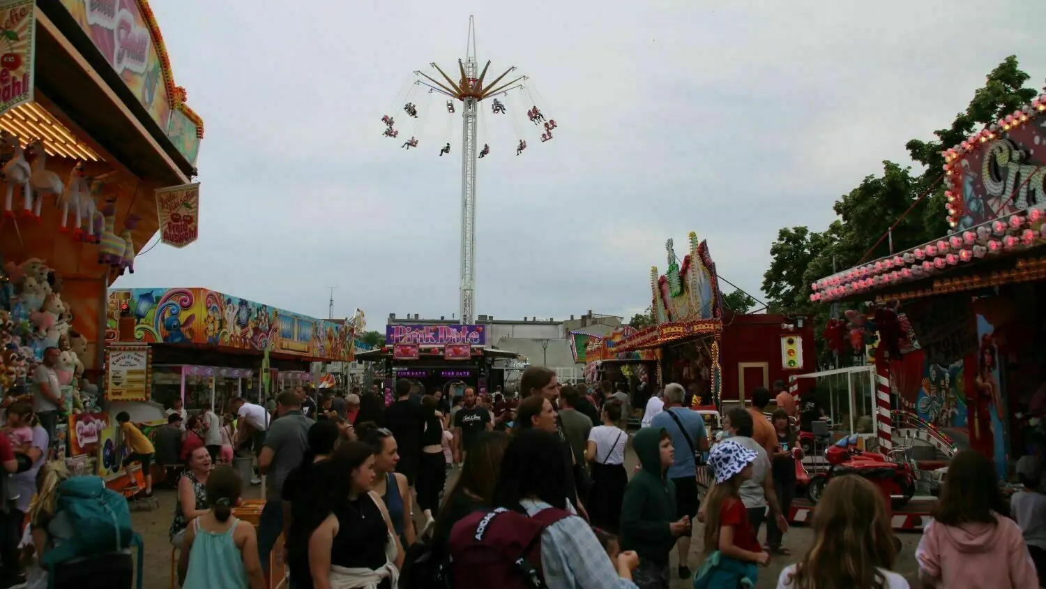 Der Rummel gehört zum Stadtfest in Oranienburg natürlich dazu.