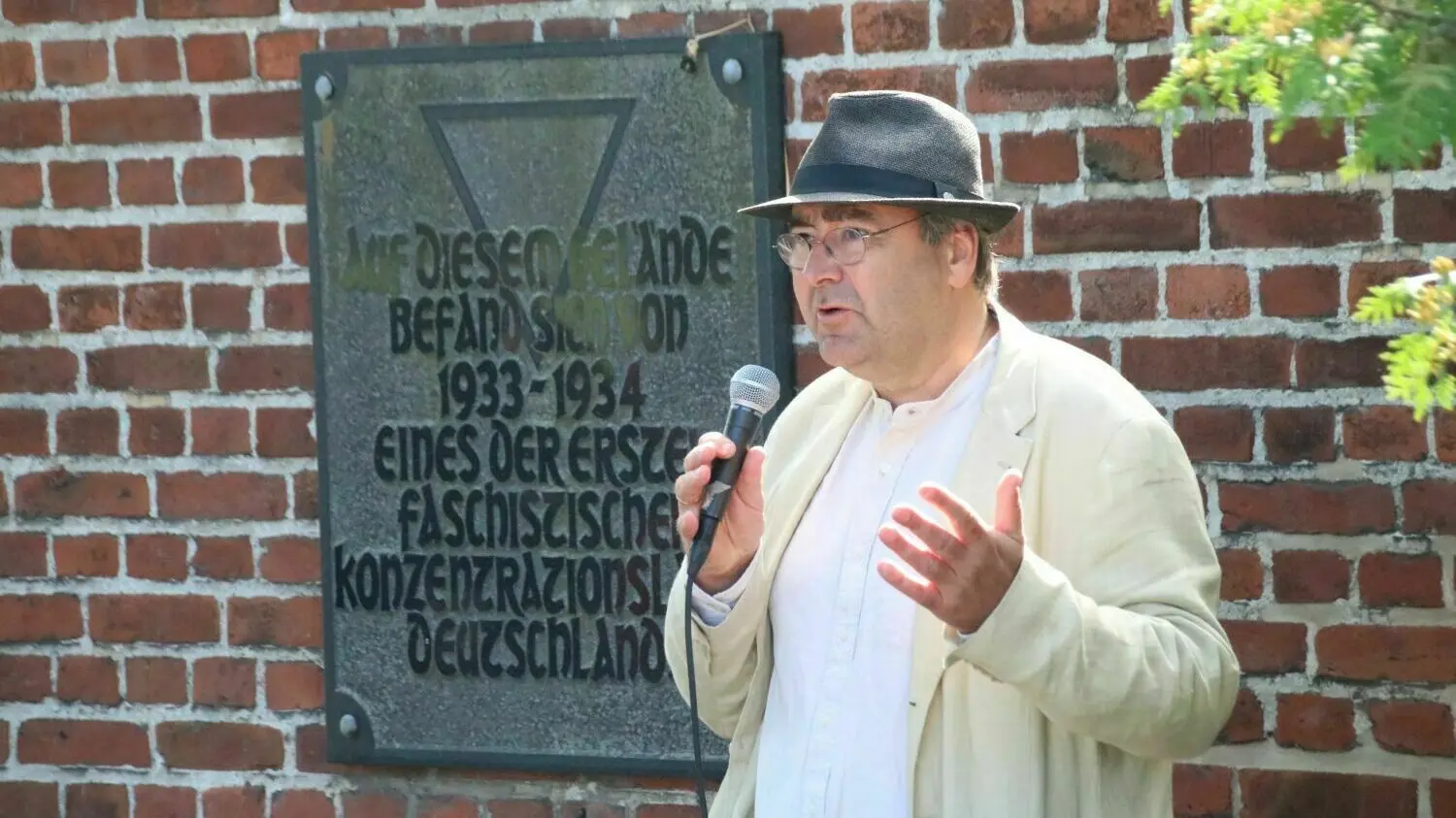 Henning Schluß hat den Audiowalk mitinitiiert und unterstützt.